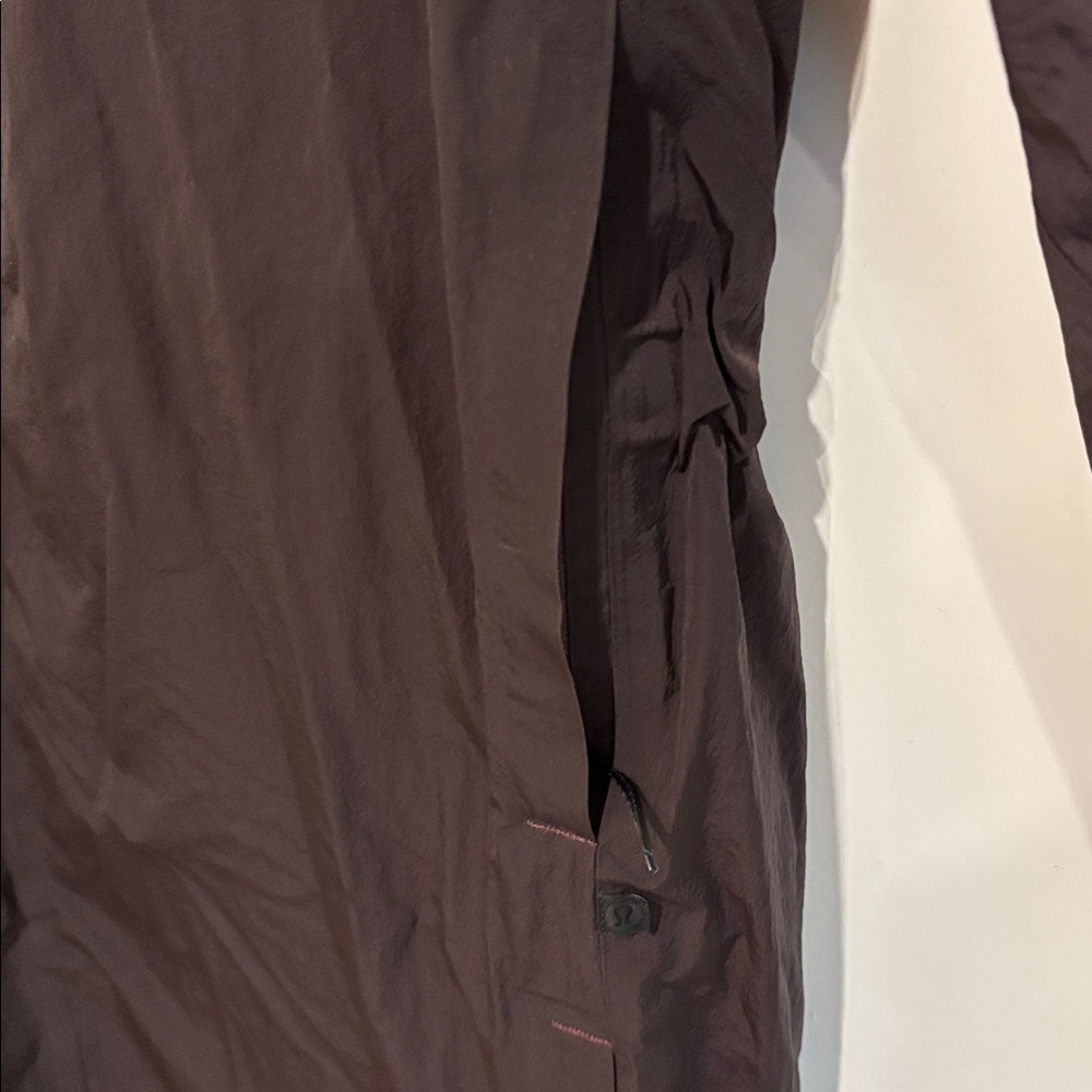 Lululemon Lab Moraine Coat in Maroon Brown. Size L - Picture 7 of 16